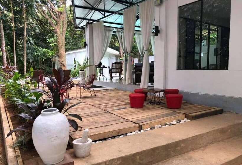 Hotel Balconahe Resto Camp