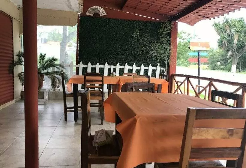 ホテル Cabañas Y Comedor Don Deme