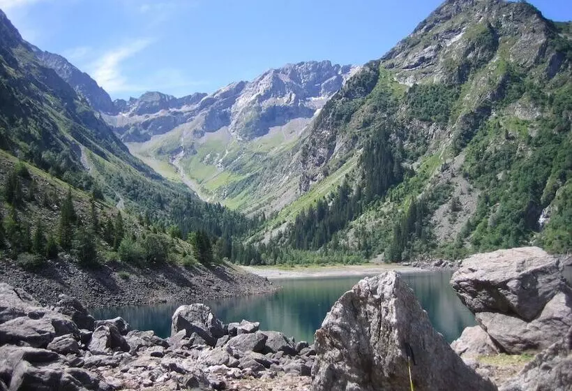 هتل Camping La Cascade De Venosc