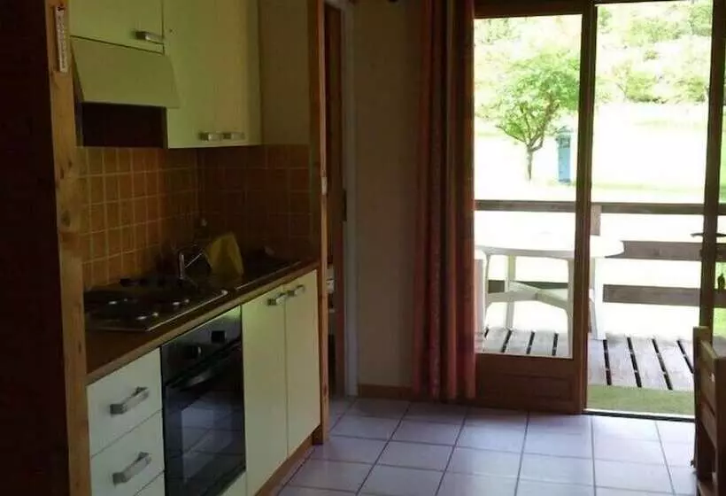 هتل Camping La Cascade De Venosc