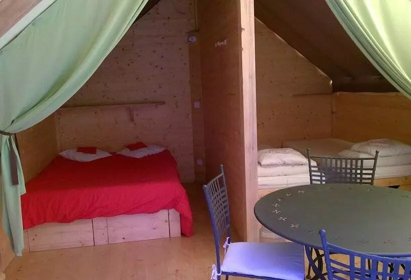 هتل Camping La Cascade De Venosc