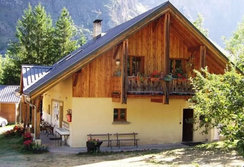 هتل Camping La Cascade De Venosc