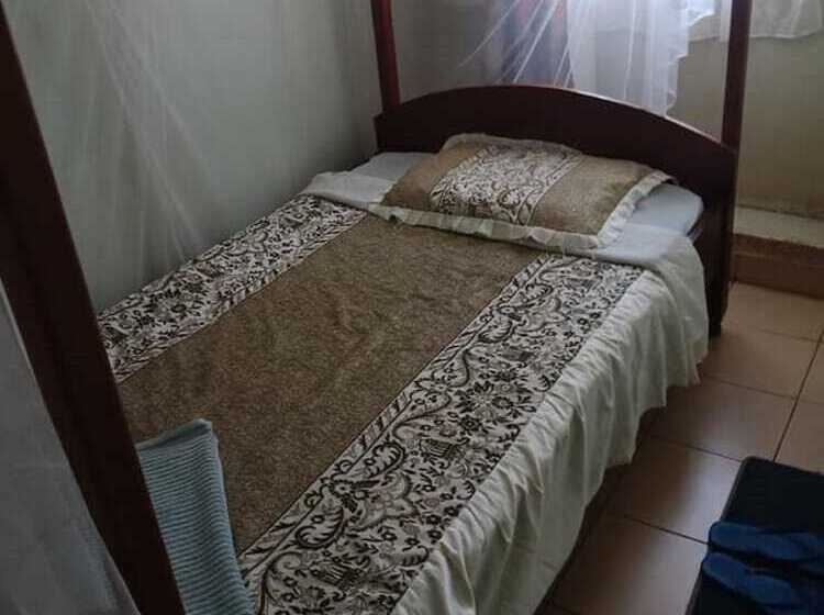 هتل Green Ficus Place