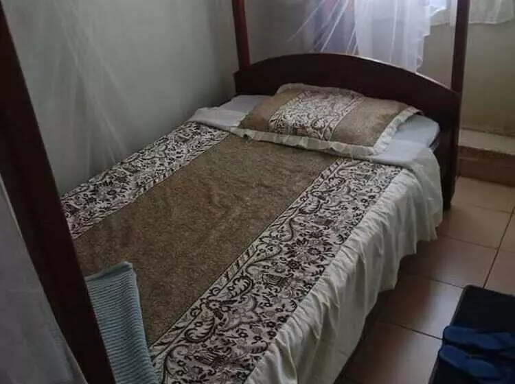 هتل Green Ficus Place