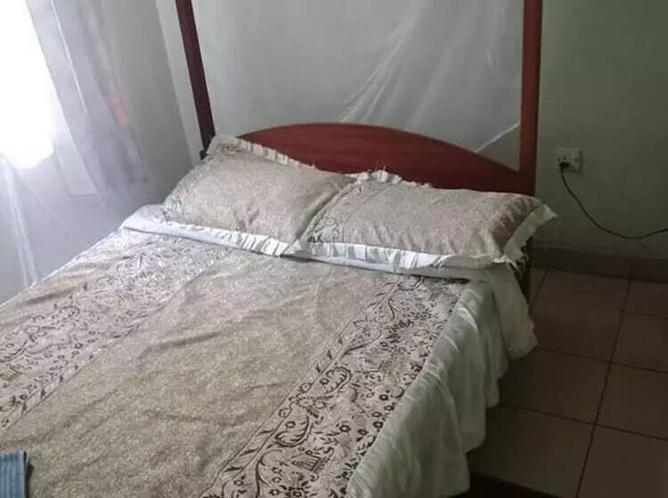 هتل Green Ficus Place