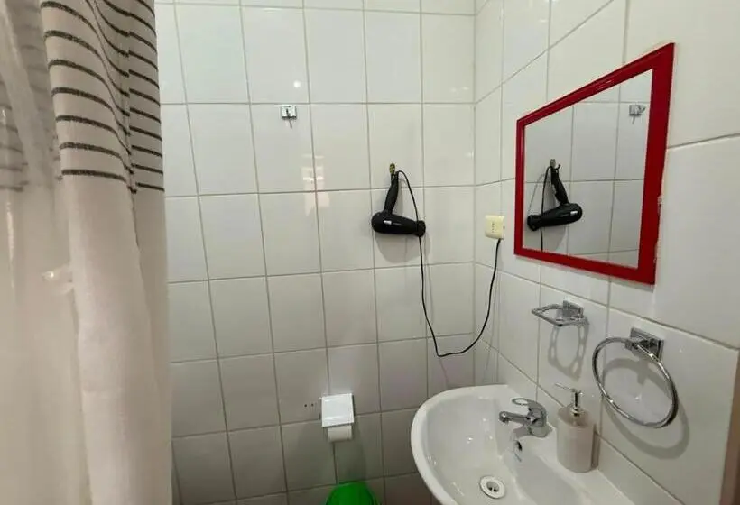Hotelli Hostal Nuevo Sol Y Viento