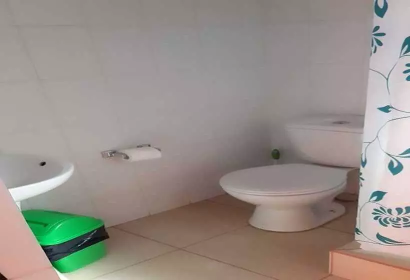ホテル Hostal Nuevo Sol Y Viento