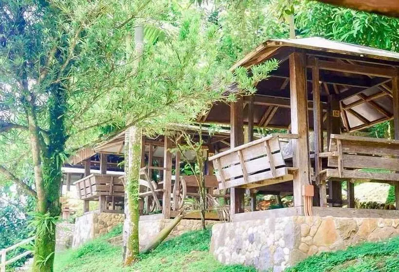 Kamayan Sa Palaisdaan Hotel And Resort