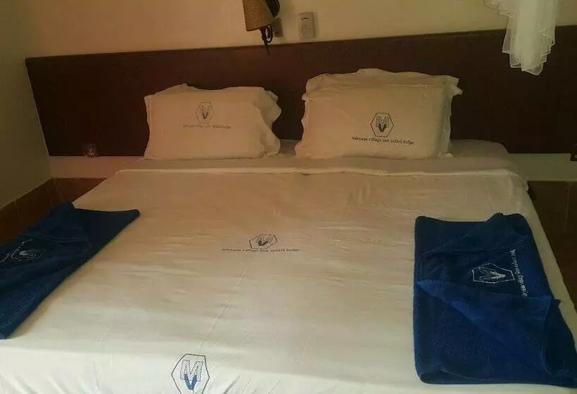 هتل Miryam Village Inn Safari Lodge