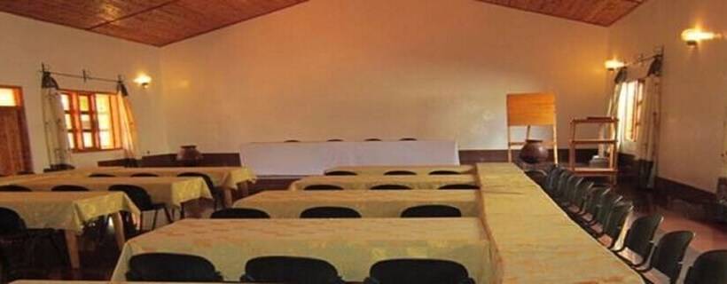 هتل Miryam Village Inn Safari Lodge