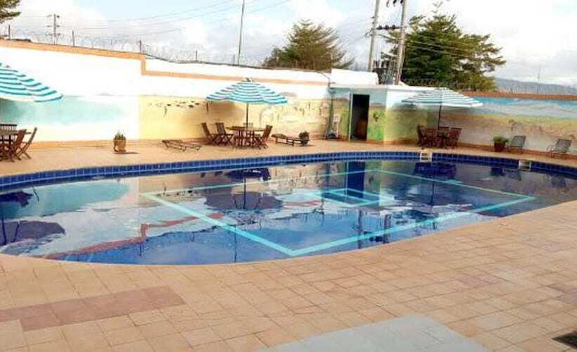 هتل Miryam Village Inn Safari Lodge