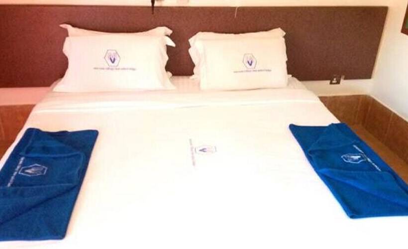 هتل Miryam Village Inn Safari Lodge