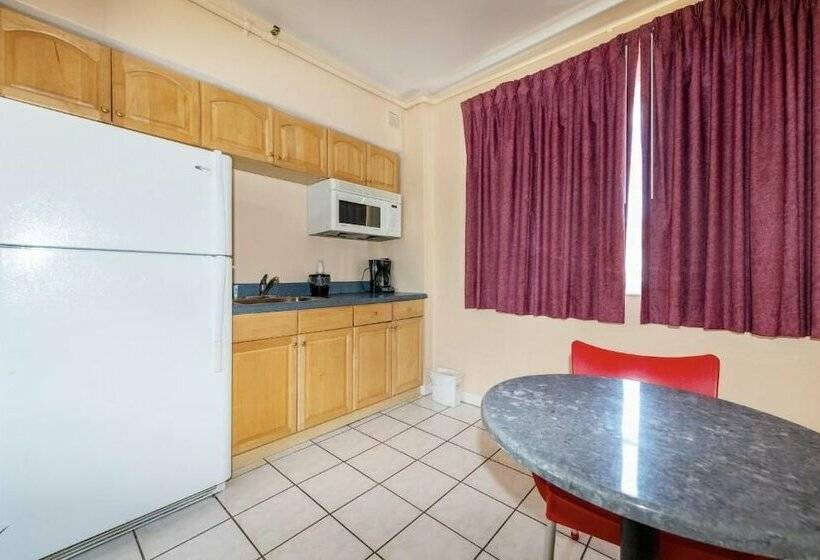 בית מלון כפרי Ocean Beach Suites