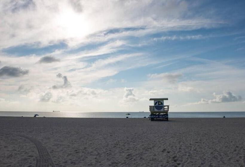 בית מלון כפרי Ocean Beach Suites