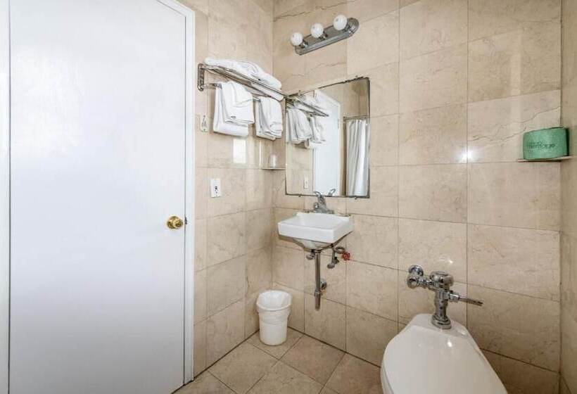 בית מלון כפרי Ocean Beach Suites