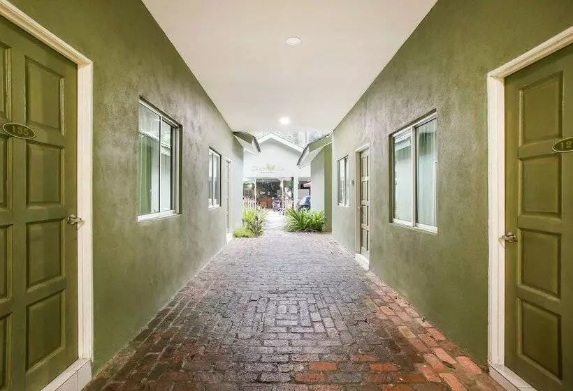 ホテル Oyo 89476 Green Villa Resort