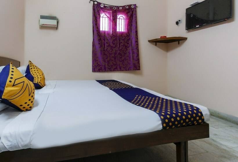 Spot On 49828 Hotel Meenakshi