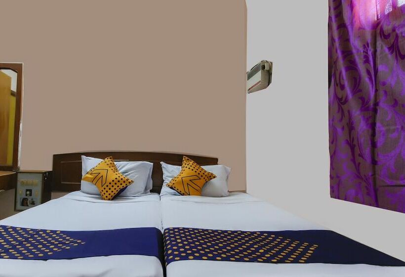 Spot On 49828 Hotel Meenakshi