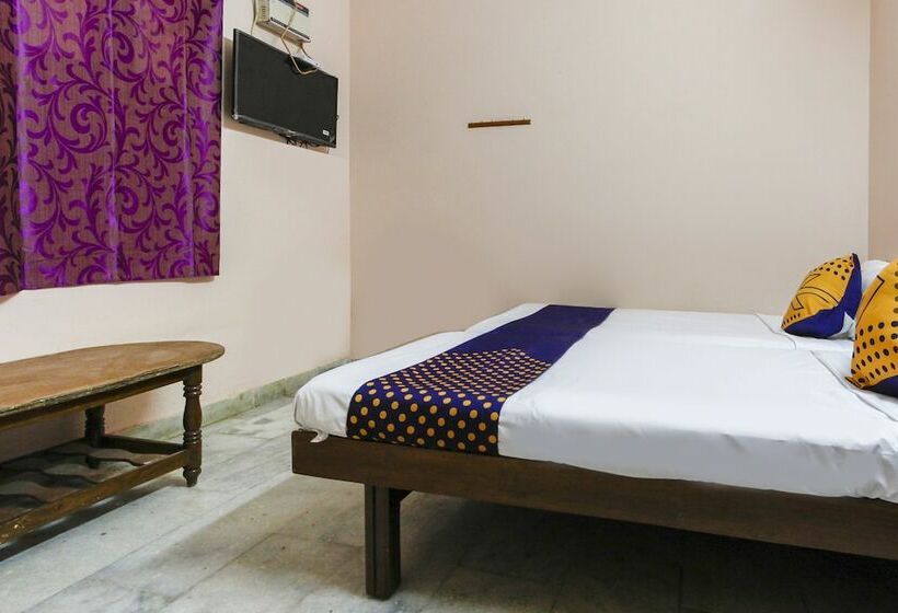 Spot On 49828 Hotel Meenakshi