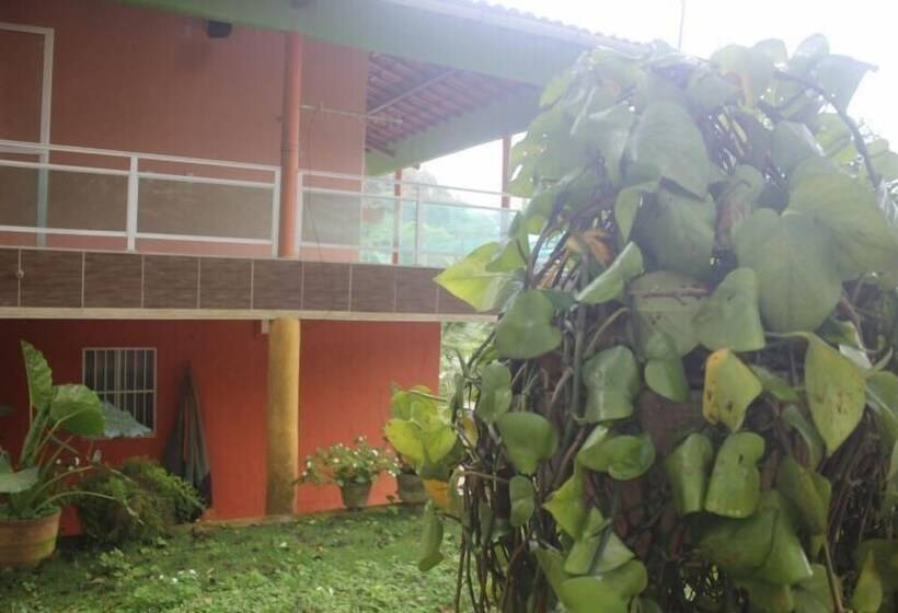 בית מלון כפרי Val Paraiso Pousada