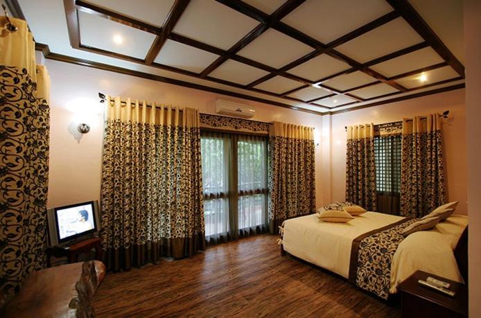 Kamayan Sa Palaisdaan Hotel And Resort