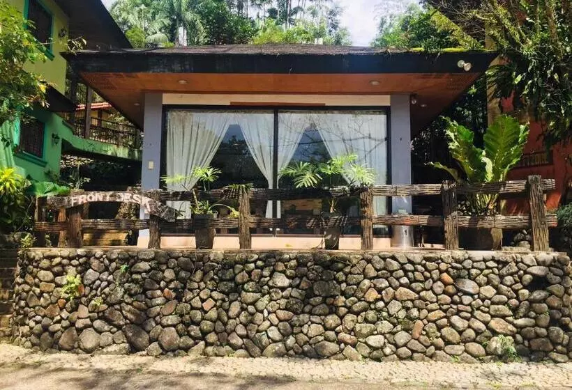 Kamayan Sa Palaisdaan Hotel And Resort