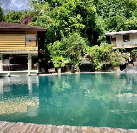 Kamayan Sa Palaisdaan Hotel And Resort