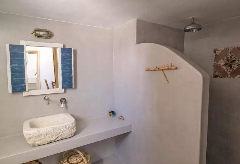 ペンション Ailouros Guest House