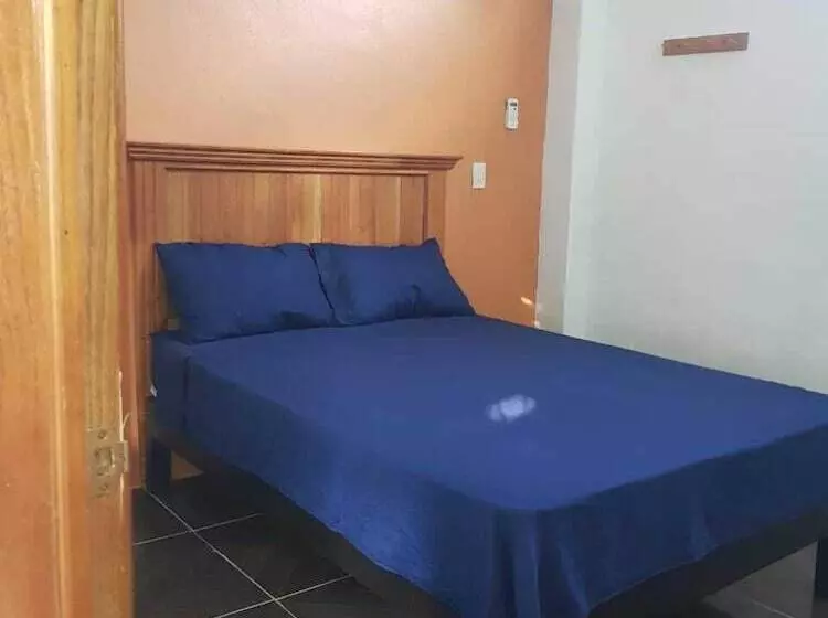 ペンション Posada Real Mojica