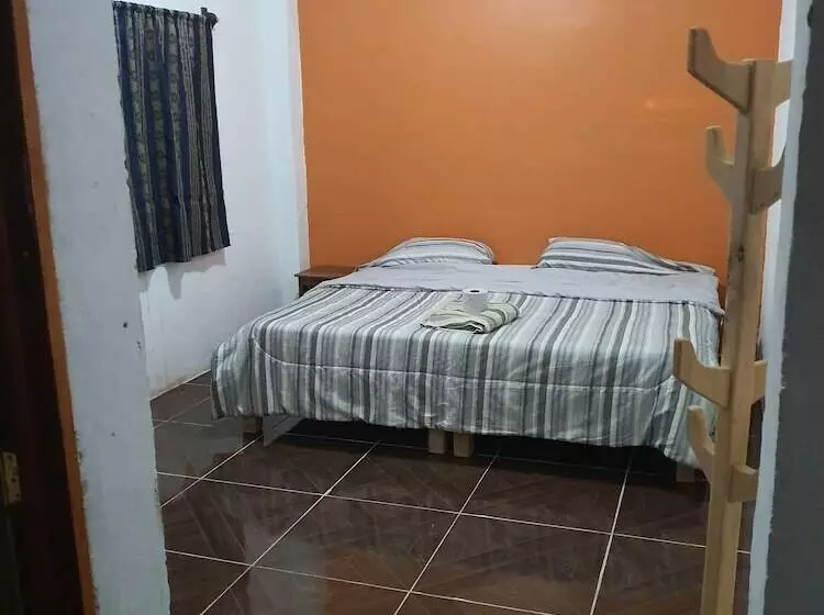 ペンション Posada Real Mojica