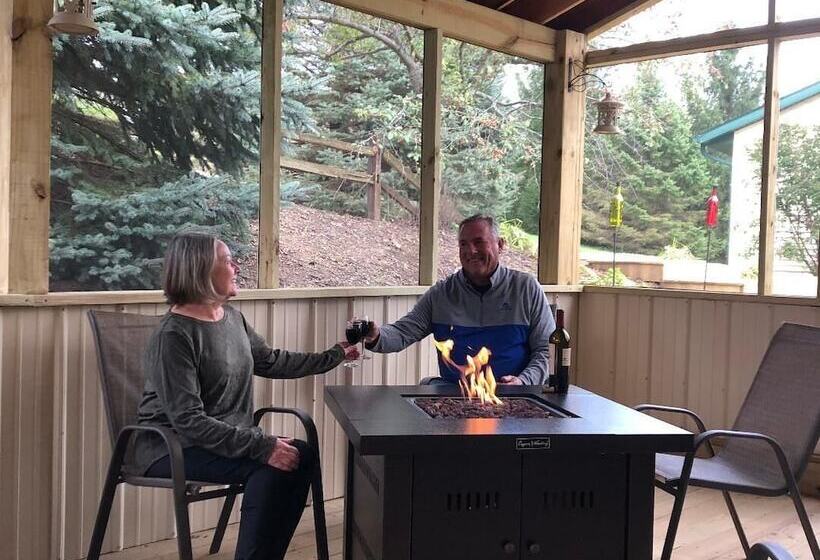 ペンション Trailside Inn