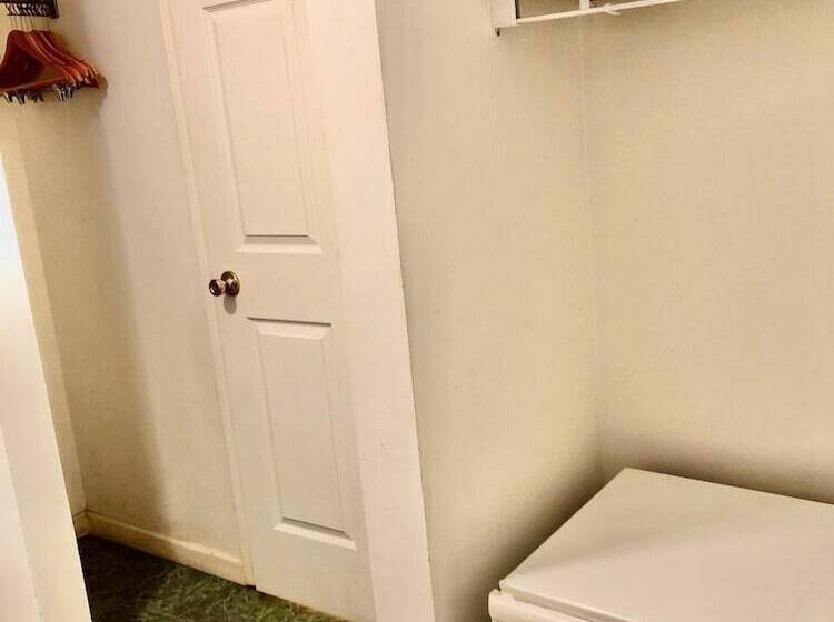 ペンション Trailside Inn