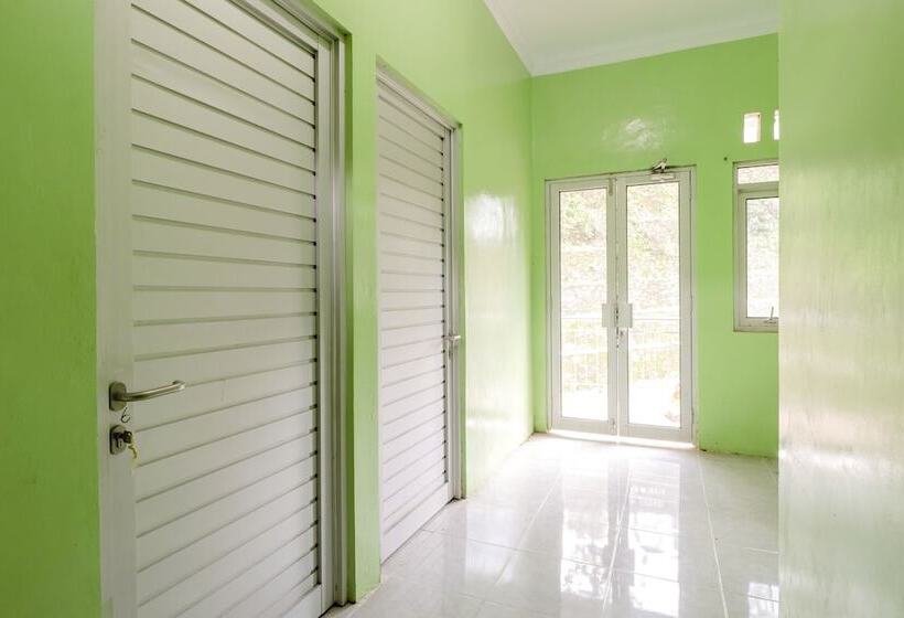 Serut 2 Homestay Hostel