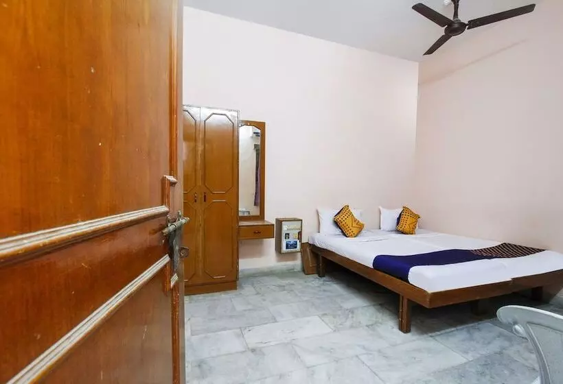 Spot On 49828 Hotel Meenakshi