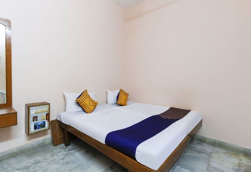 Spot On 49828 Hotel Meenakshi