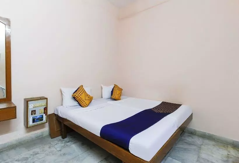 Spot On 49828 Hotel Meenakshi