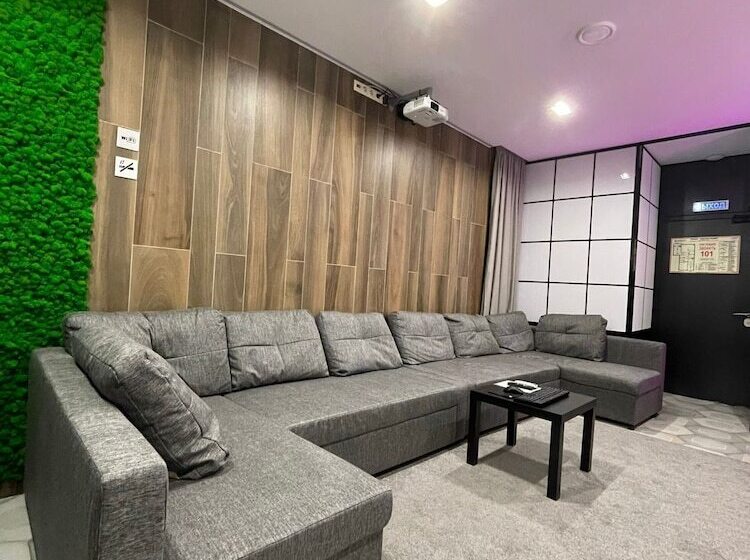 Vdali Poshtel   Hostel