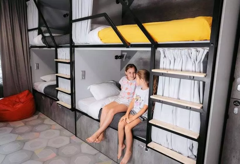 Vdali Poshtel   Hostel