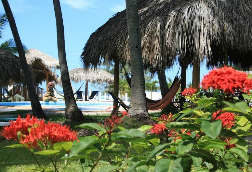 هتل Azul Surf Club