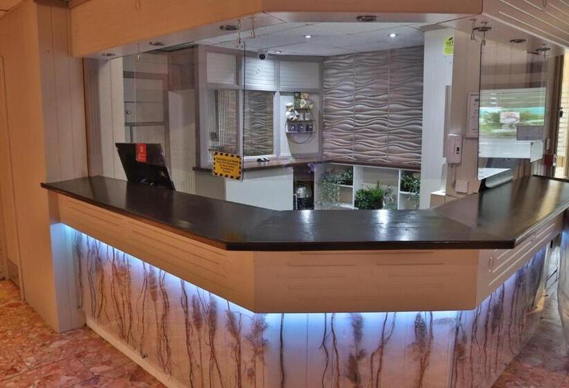 בית מלון כפרי Inn On The Lake