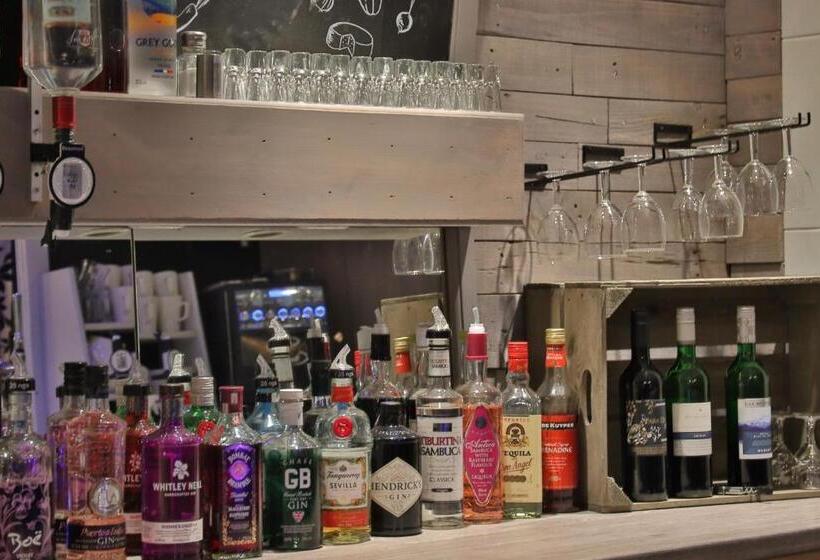 בית מלון כפרי Inn On The Lake