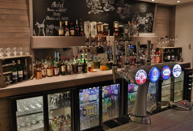 בית מלון כפרי Inn On The Lake