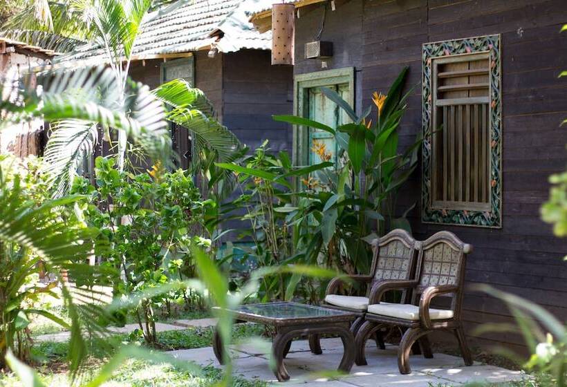 هتل Leela Cottages