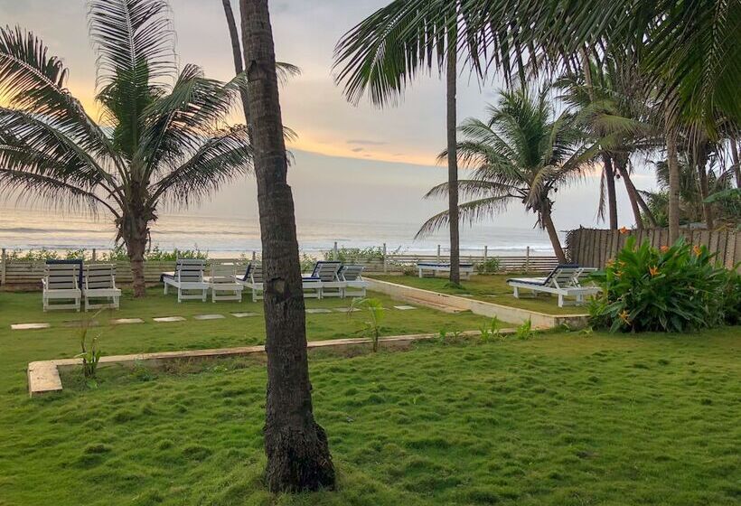 هتل Leela Cottages