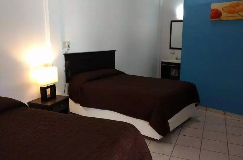 هتل Marina Topolobampo