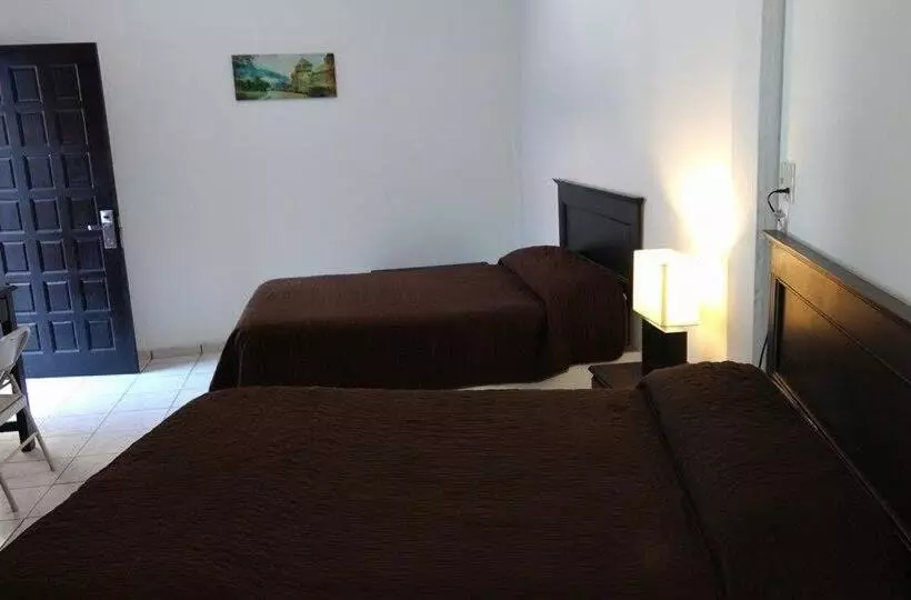 هتل Marina Topolobampo