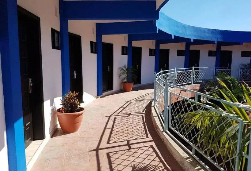 هتل Marina Topolobampo