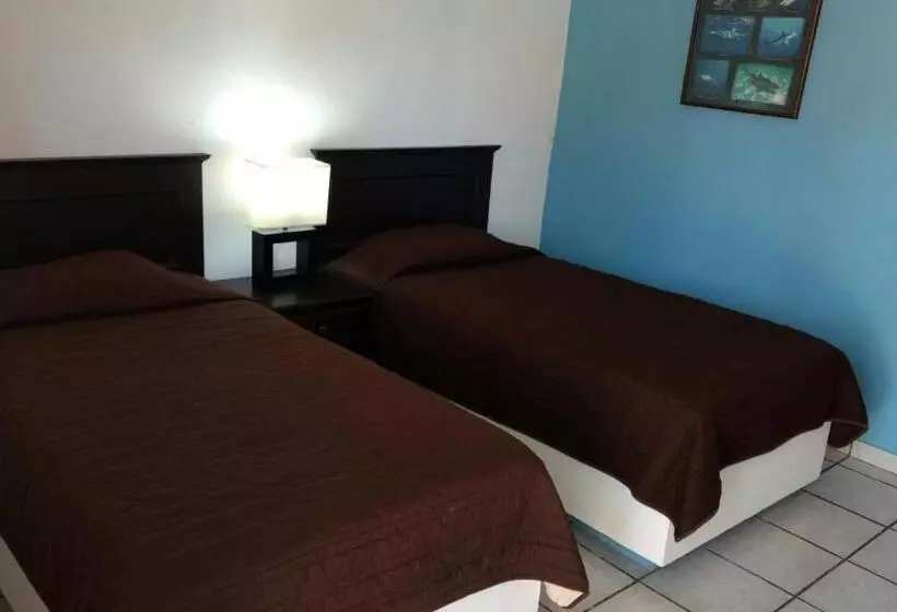 هتل Marina Topolobampo