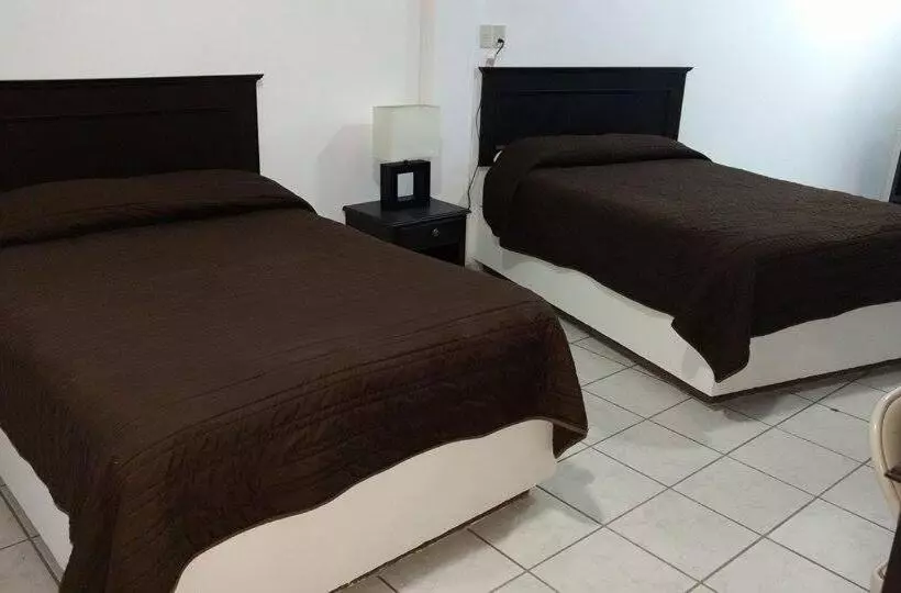 هتل Marina Topolobampo