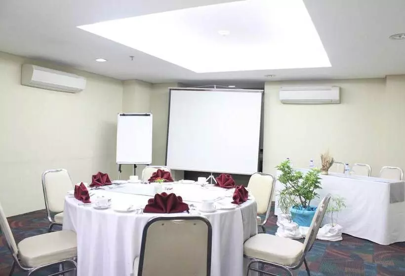 هتل Sahid Mutiara Karawaci